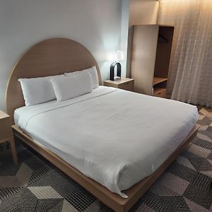 Standard Zimmer mit Kingsize-Bett